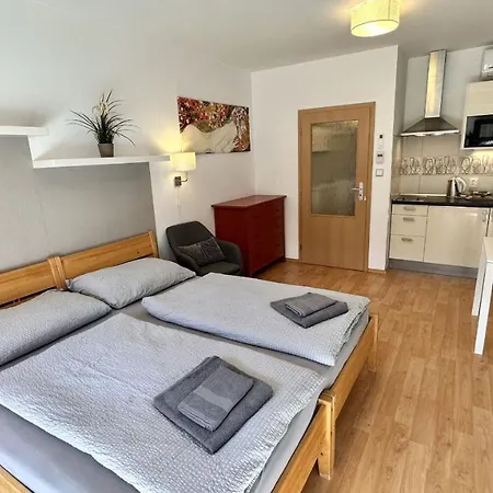 - Rozmberk, Svet A Bastyr *