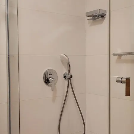 - Rozmberk, Svet A Bastyr * Třeboň