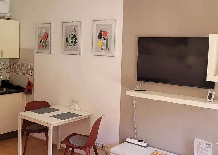 - Rozmberk, Svet A Bastyr * Třeboň